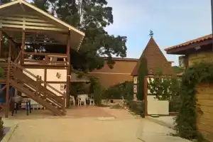 Дом у озера, Севастополь