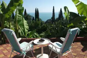 Уютные апартаменты в частном доме с террасой с видом на море