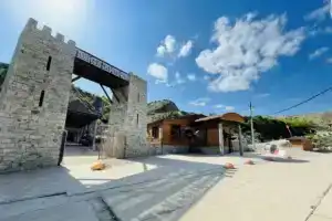 Врата каньона