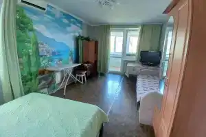 Двухкомнатная квартира, Партенит