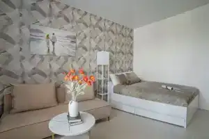 Красивую однокомнатную квартиру в центре микрорайона ГГМ в новом доме с консьержем и видеонаблюдением рядом с СОК "Юпитер"!