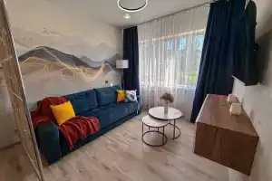 "Как дома" — Уютная квартира с двуспальной кроватью и круглосуточным заселением на ул. Строителей д.7, Апатиты