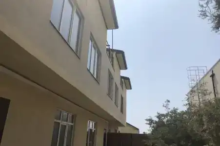 Таунхаус на берегу моря - 0