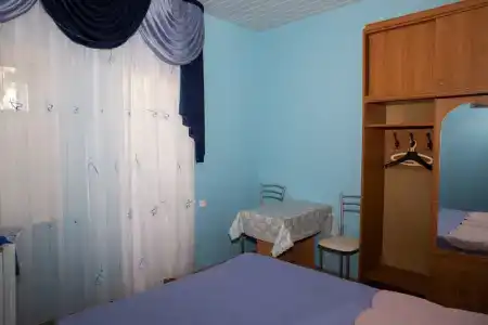 У Виктора - 12