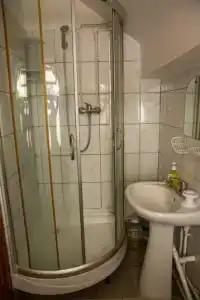 У Виктора - 21