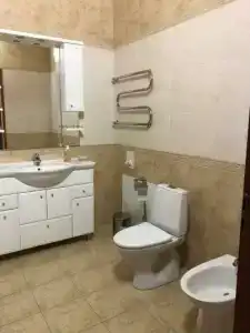 Белых Акаций 1Б - 13