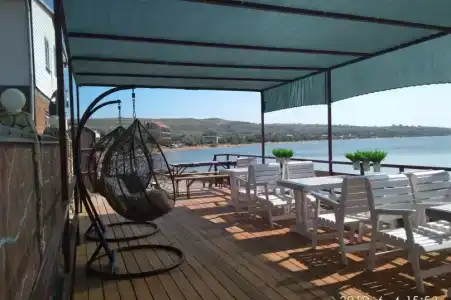 на Набережной 12А - 12