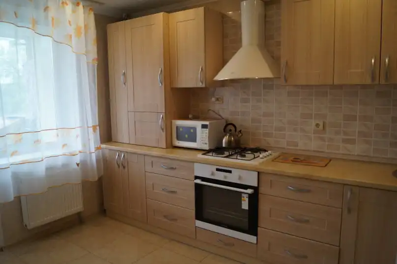 Центр 124с Победы Семейные с балконом Вокзальная дом 77 - 2