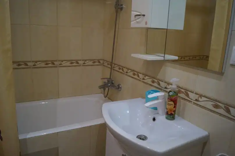 Центр 124с Победы Семейные с балконом Вокзальная дом 77 - 4