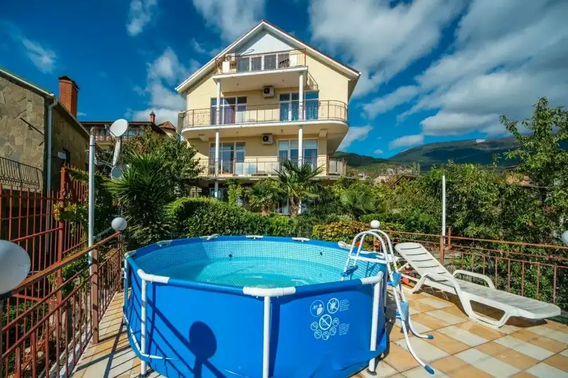 У камина - 33