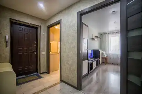 Apartment On Matrosova 16 - 17