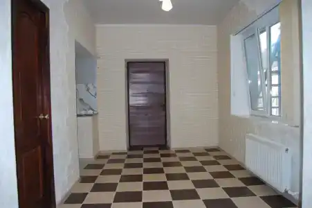 Двухкомнатный дом с двором - 1