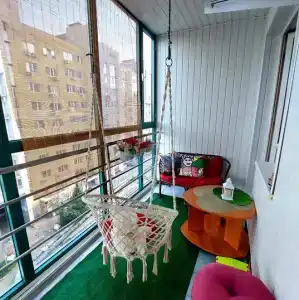 Уютная квартира с качелями на веранде - 5