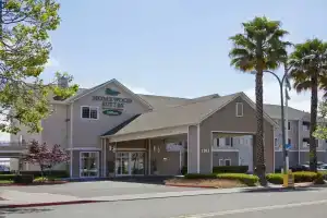 Homewood Suites by Hilton Oakland-Waterfront, Окленд