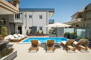 Sun Ray Luxury Apartments, Платаньяс