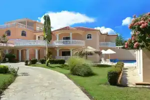 Private 6 Bedroom Villa Great for Parties, Сосуа