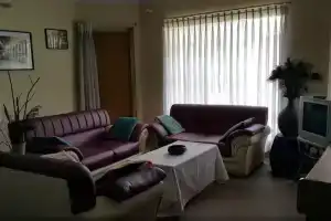 Paradise Apartment, Патан
