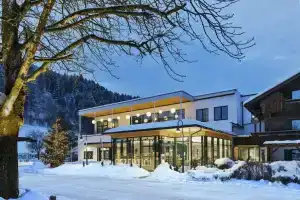Natürlich Hell. Aparthotel & Camping, Фюген