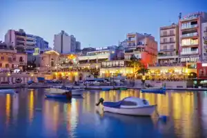 Stylish 3br Apartment, Fantastic Location in Sliema, Слима