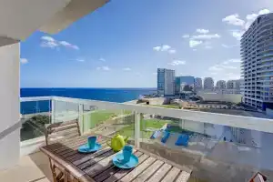 Modern 2 Bedroom Seaview Apartment, Валетта