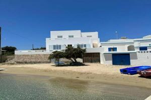 Milos AquaBliss Beachfront Villa, Аполлония