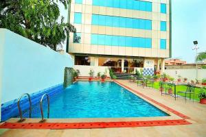 Отель «v One Pride»