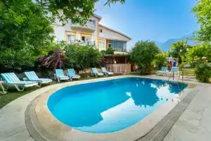 Mavi Deniz Otel, Гейнюк