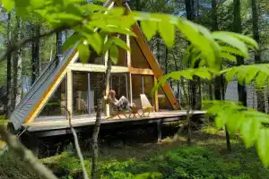 Глэмпинг парк-отель Тэнгис