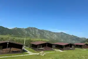 Алтай Шале, Еланда
