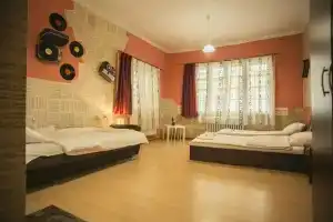 Serdika Rooms, София