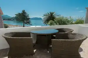 Mtv Apartments Petrovac, Петровац