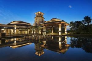 Отель «Hilton Wuhan Optics Valley», Ухань