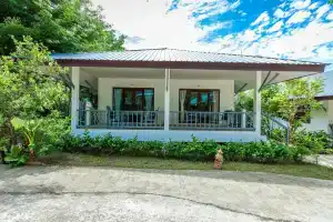 Sarocha Villa, Ламаи