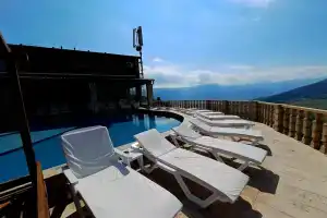 Lastiver Resort, Енокаван