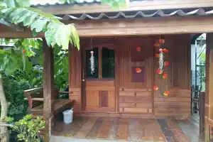Ausgust Riverside Resort, Прачинбури