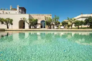 Nohasi Palace, Галатина