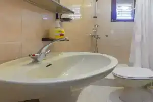 Apartments Slavica, Примостен