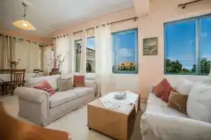 Le Reve Apartment, Закинф