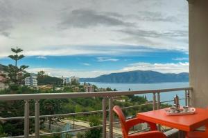 19th Floor Relaxing Sea View Apartment, Влера