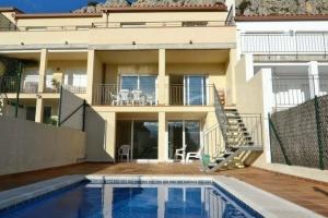 Casa con piscina y bonitas vistas al mar, Л'Естартит