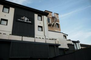 Ah Villaglori Boutique Apartments, Брешия