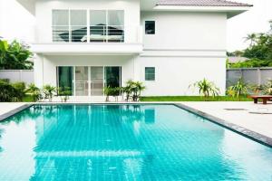 Jai House Phuket, Чалонг