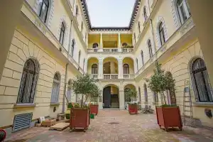 Boutique apartment in Akacfa street, Будапешт