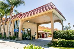 Anaheim Discovery Inn and Suites, Анахайм