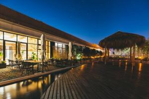 Atour Hotel Gold Beach Qingdao, Циндао