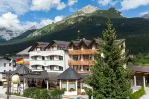 Hotel Alpen Andalo, Андало