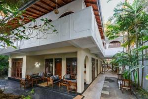 Bright Sunshine Guest House, Хикадуа