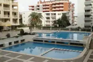 Edificio Novelty, Салоу