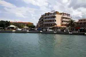Nirikos Hotel, Лефкас