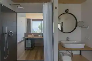 Insula Felix - Deluxe Double Room With Balcony and Sea View, Монига